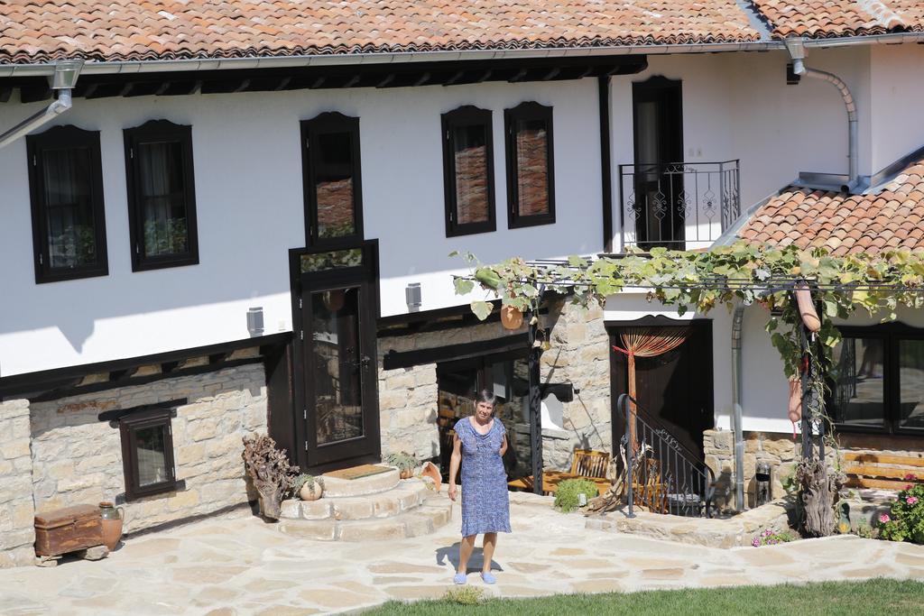 Guest House Epochs Since 1871 Lyaskovets Exterior foto
